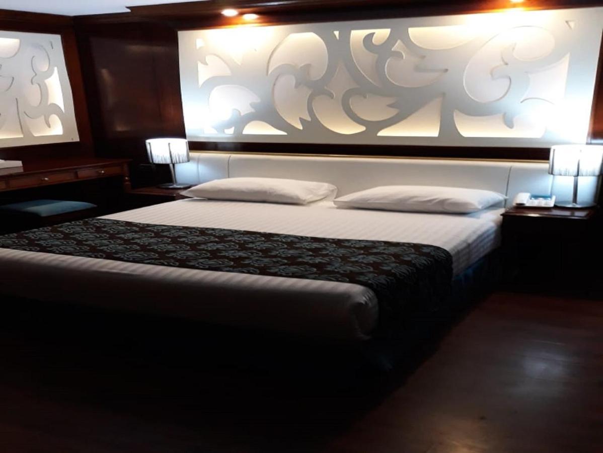 Luxor Nile Cruises: 3-4 Night Luxury Voyages Hotel Exterior photo